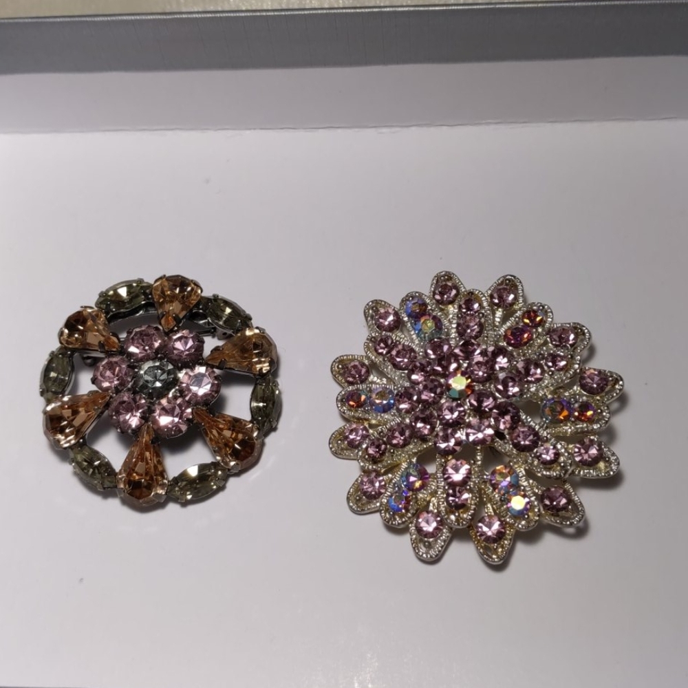 Brooches, set of 2